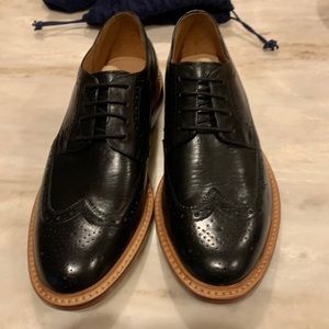 Brand new Bostonian wing tip black leather shoes   Size 8 1-2.  Never been worn.